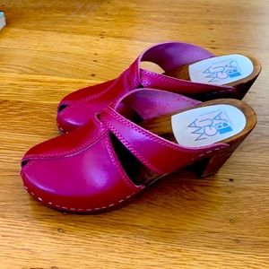 Maguba deep magenta/red clogs. Size 36.